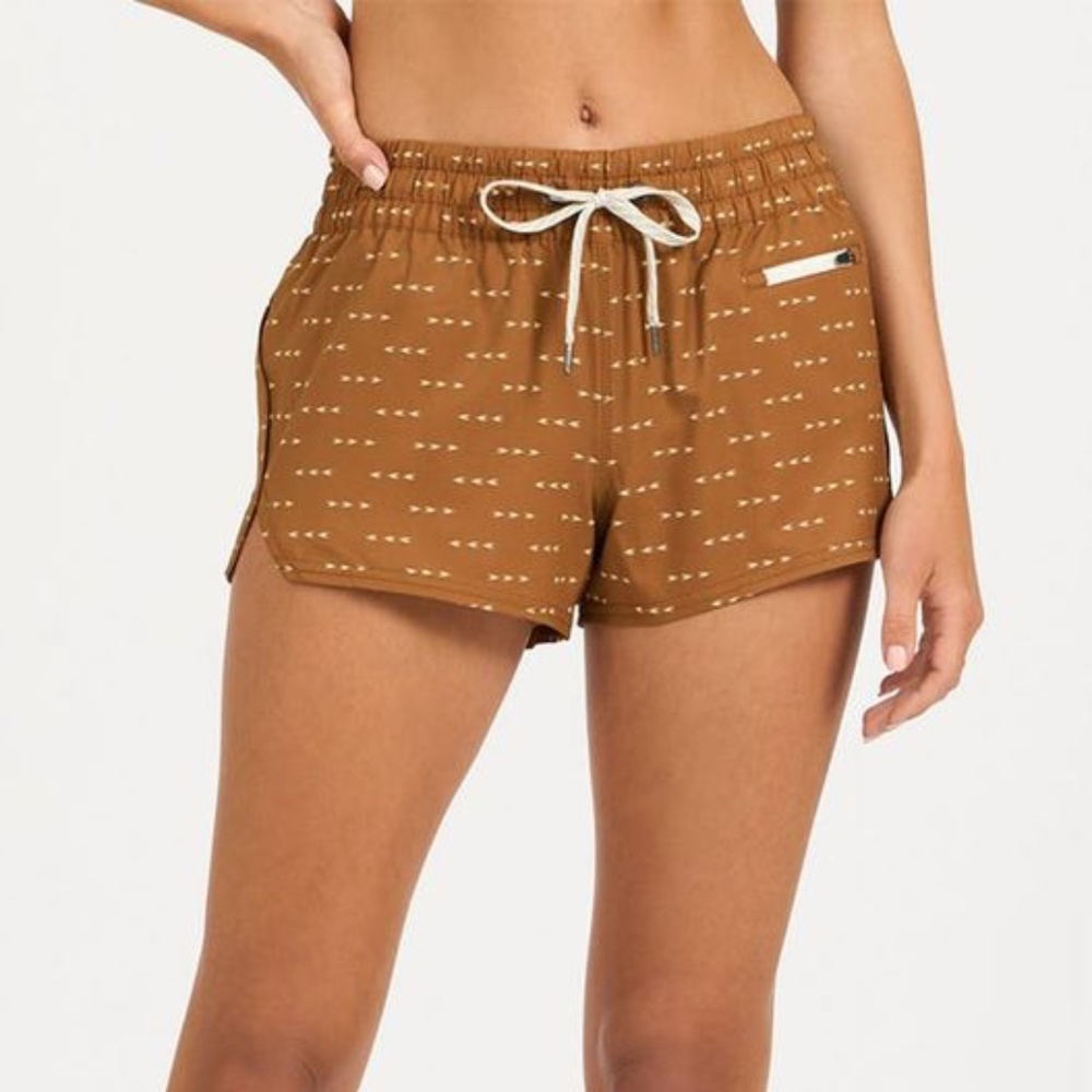 Vuori Clementine Shorts M Turmeric Arrows